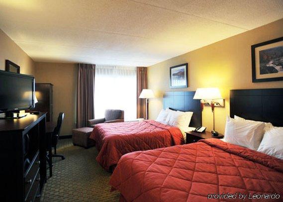 Comfort Inn & Suites ווטרטאון חדר תמונה